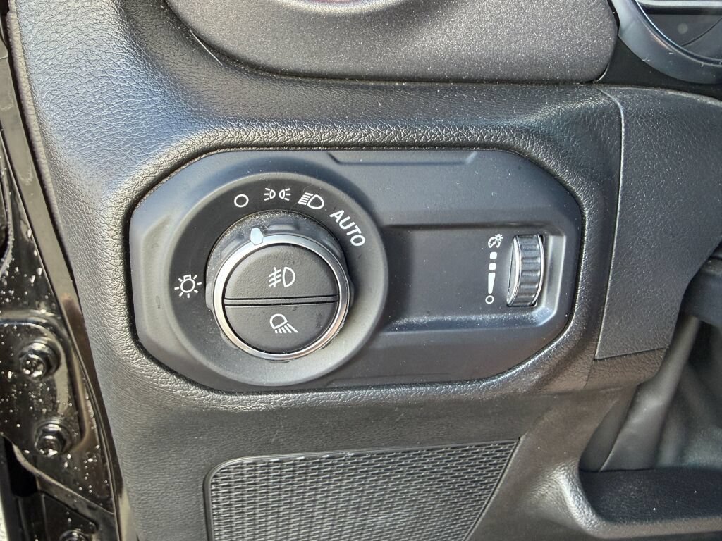 Used 2023 Jeep Gladiator Mojave w/ LED Lighting Group AWD/4WD image 29