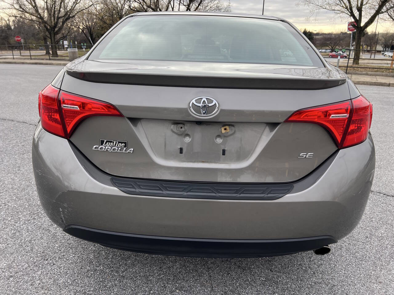 Used 2017 Toyota Corolla SE w/ Carpet Mat Package (TMS) image 6