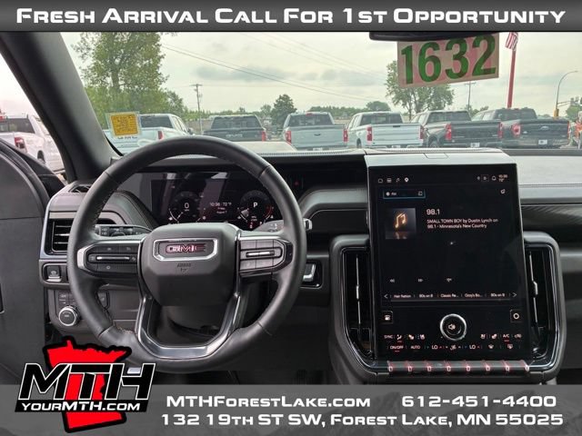 Used 2025 GMC Yukon AT4 AWD/4WD image 12