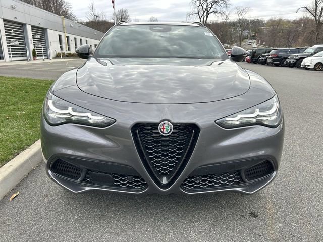 New 2026 Alfa Romeo Stelvio Sprint AWD/4WD image 3