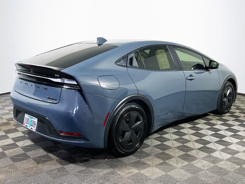 Used 2023 Toyota Prius Prime FWD image 8