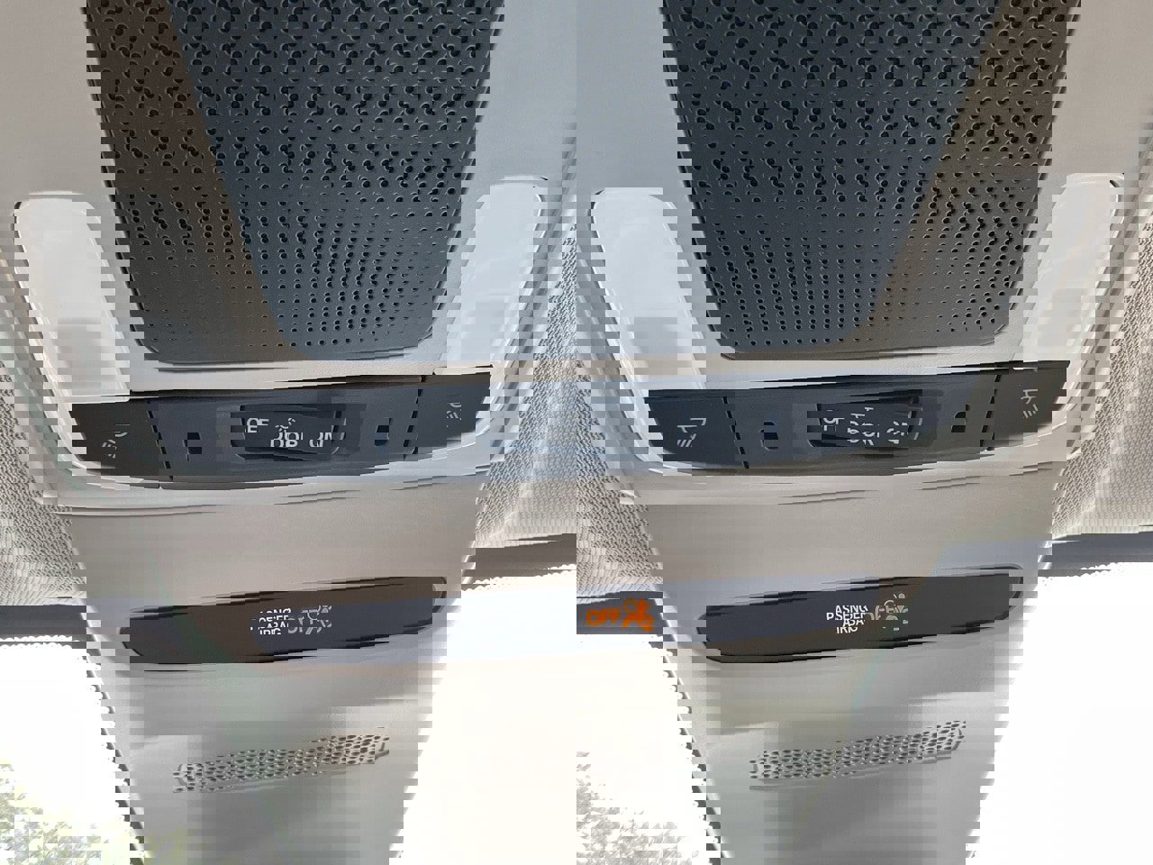 Used 2025 Honda HR-V LX image 28