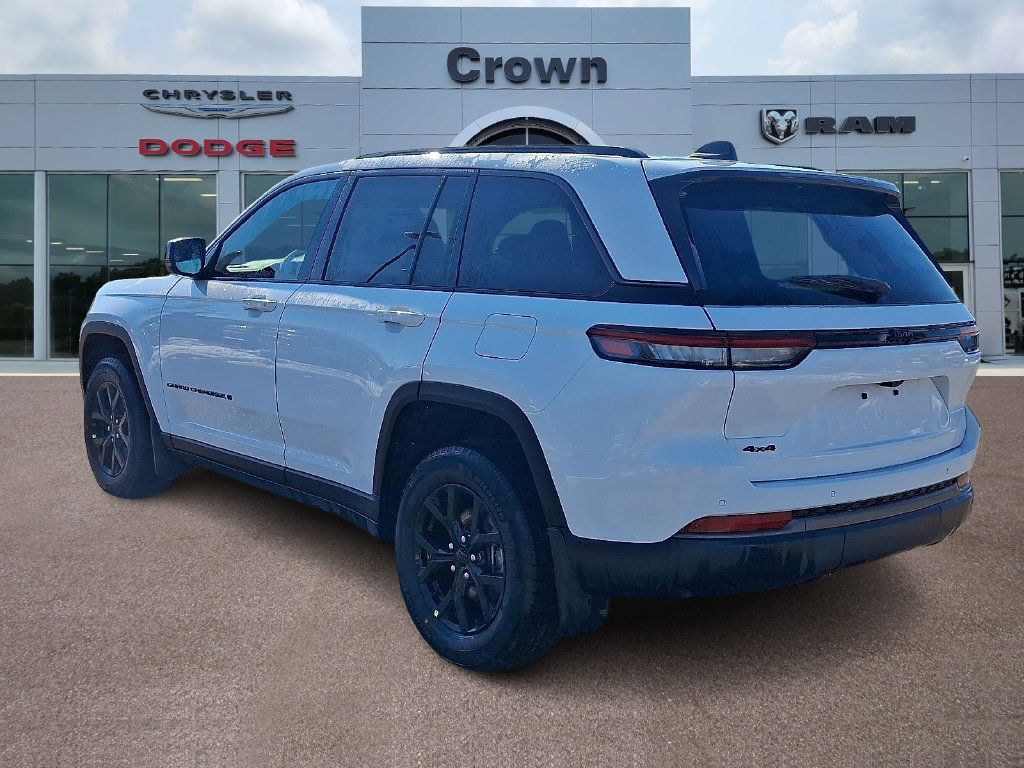 New 2026 Jeep Grand Cherokee Altitude AWD/4WD image 3