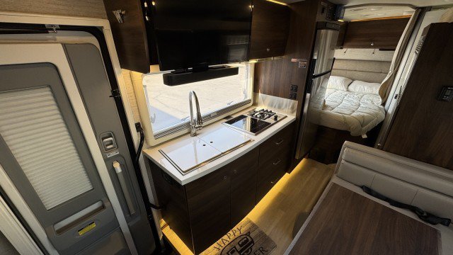 Used 2021 Mercedes-Benz Sprinter 3500 image 18