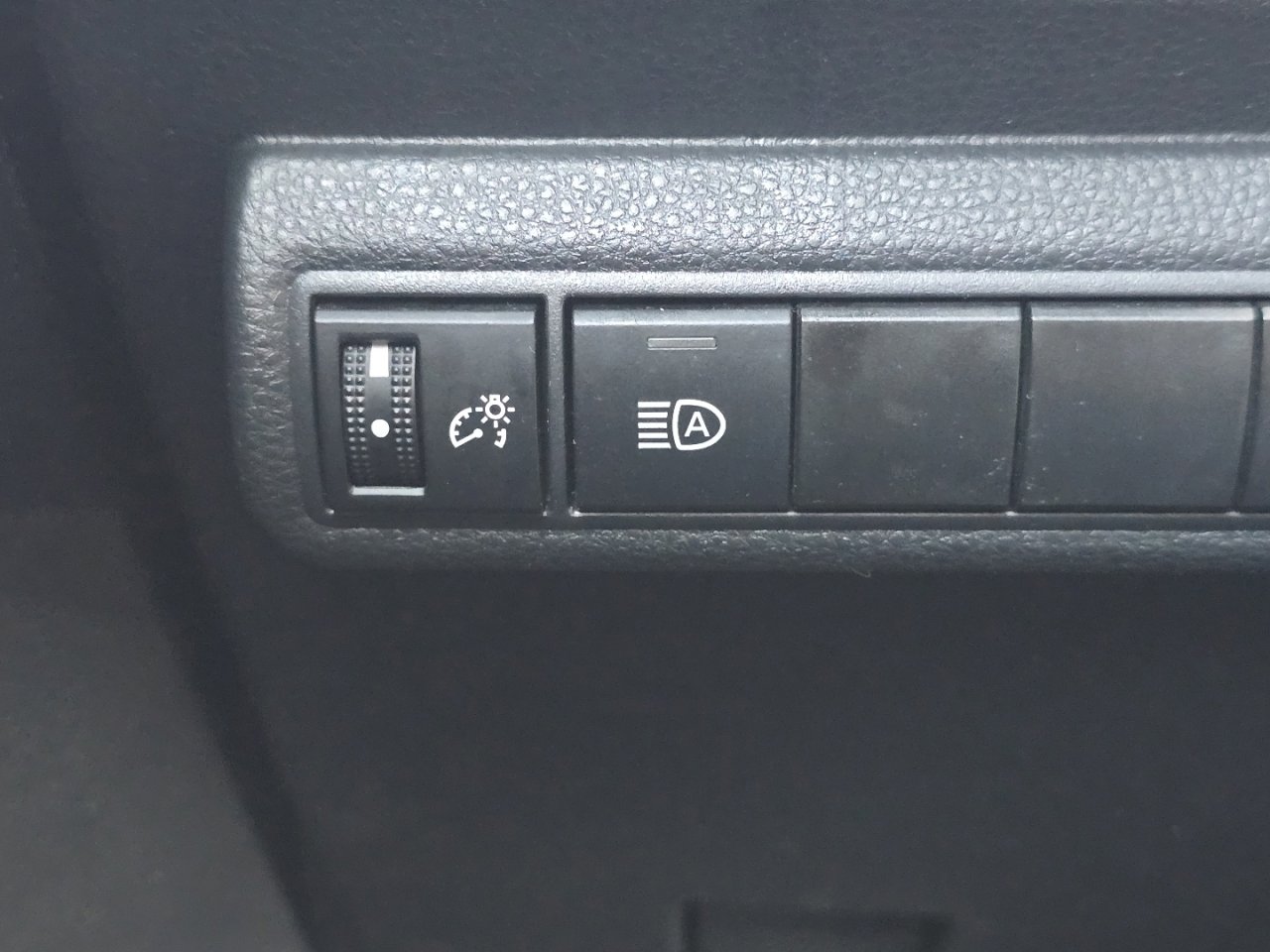 Used 2024 Toyota Corolla LE FWD image 29