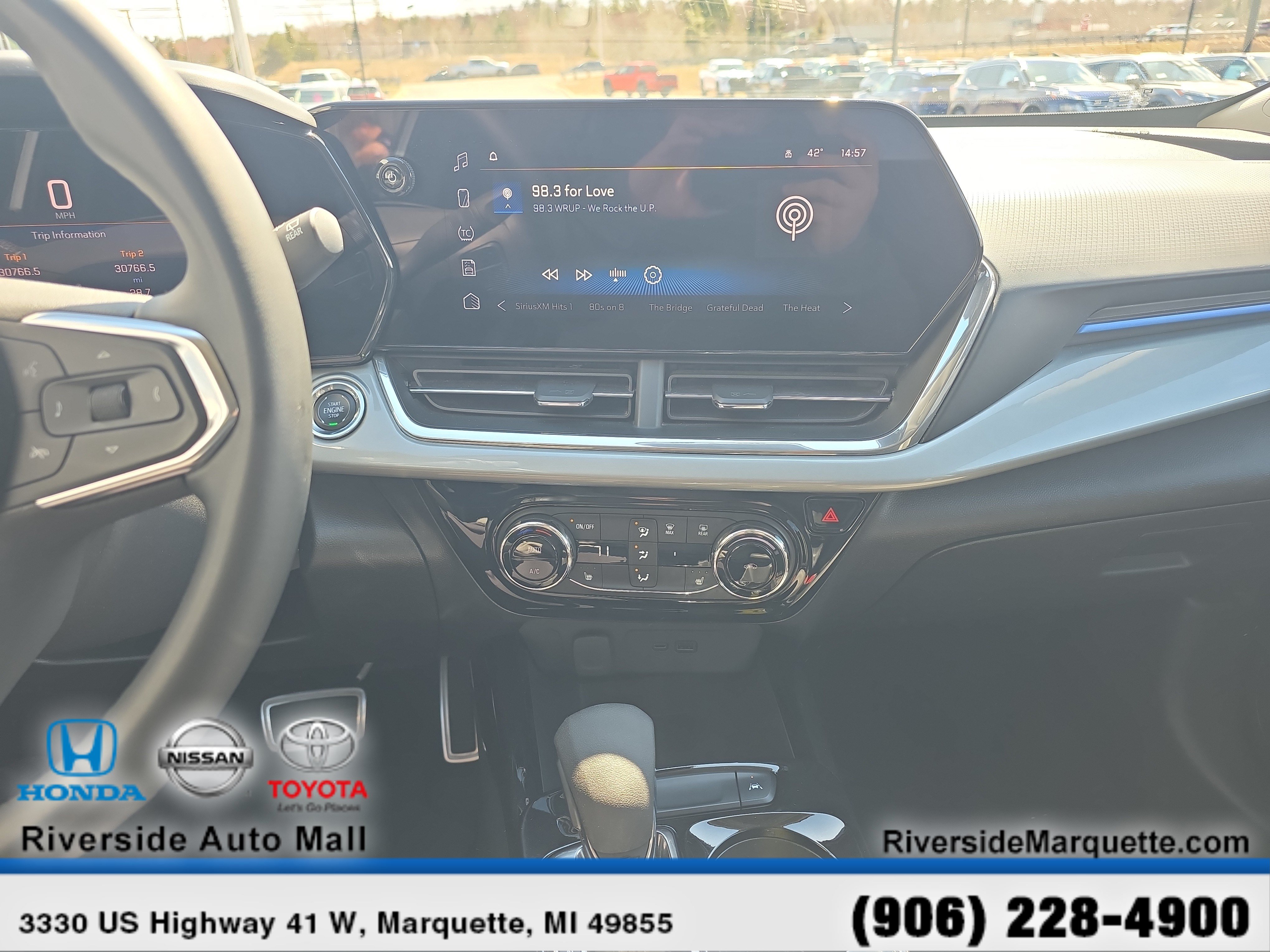 Used 2024 Chevrolet Trax LT w/ Driver Confidence Package FWD image 17
