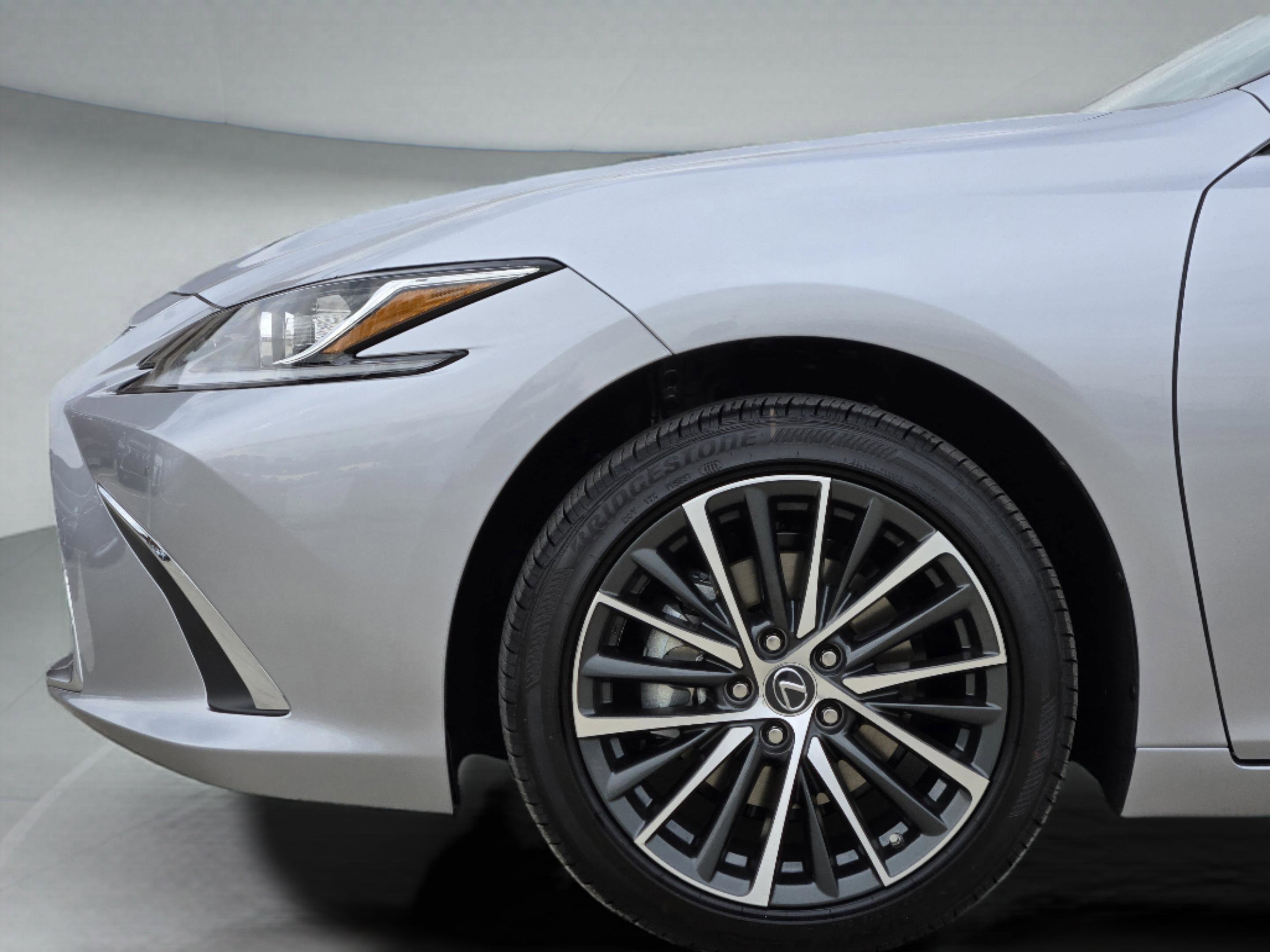 New 2025 Lexus ES 350 w/ Premium Package image 6