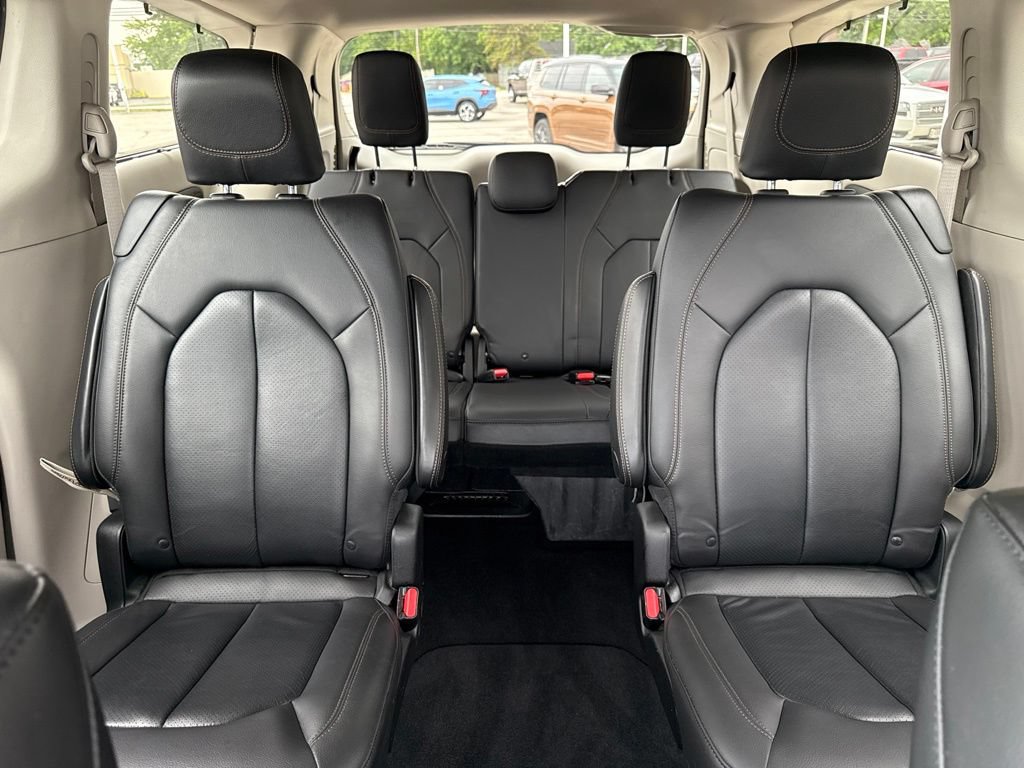 Used 2020 Chrysler Pacifica Touring-L Plus FWD image 50