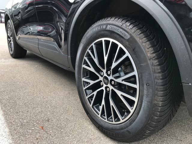 Used 2023 Ford Escape SE image 37