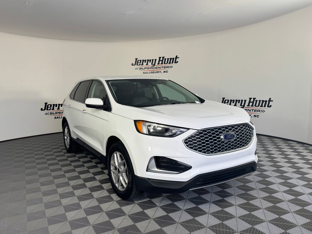 Used 2024 Ford Edge SEL image 8