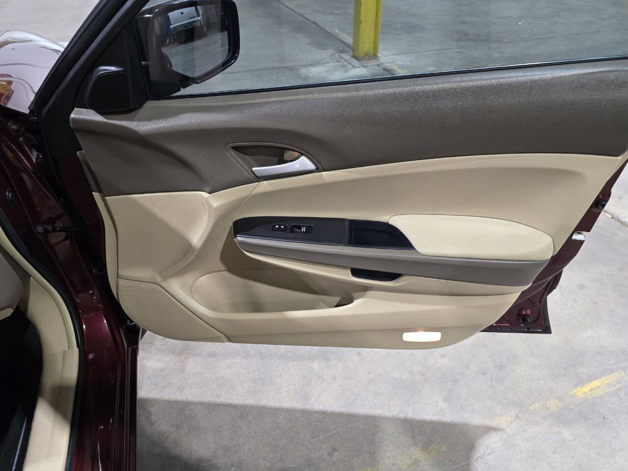 Used 2009 Honda Accord LX-P image 31