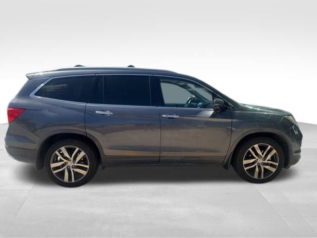 Used 2017 Honda Pilot Touring image 6