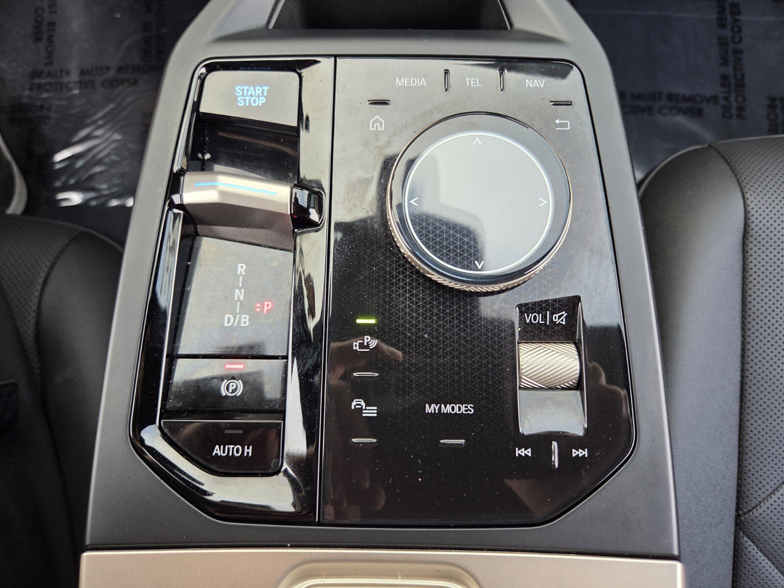 Used 2024 BMW iX xDrive50 w/ Premium Package image 24