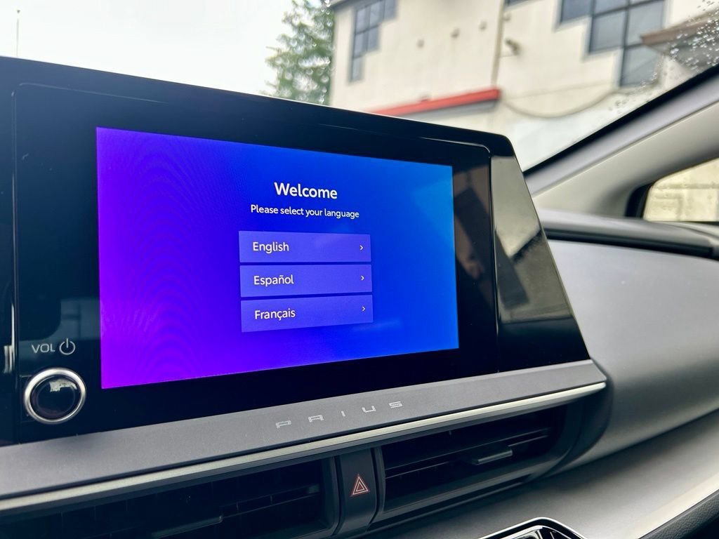 New 2027 Toyota Prius LE FWD image 22
