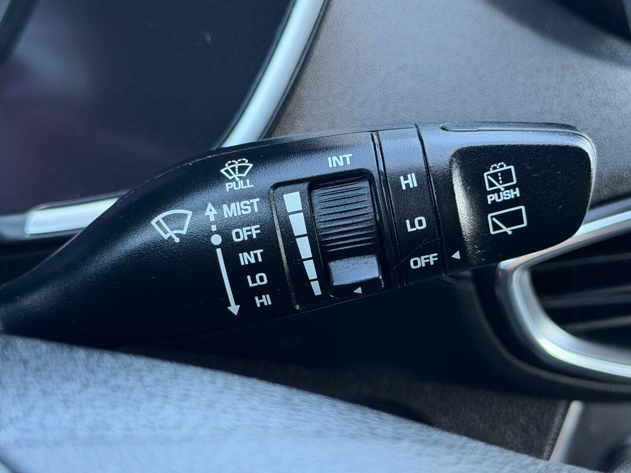 Used 2019 Hyundai Santa Fe SEL AWD/4WD image 39