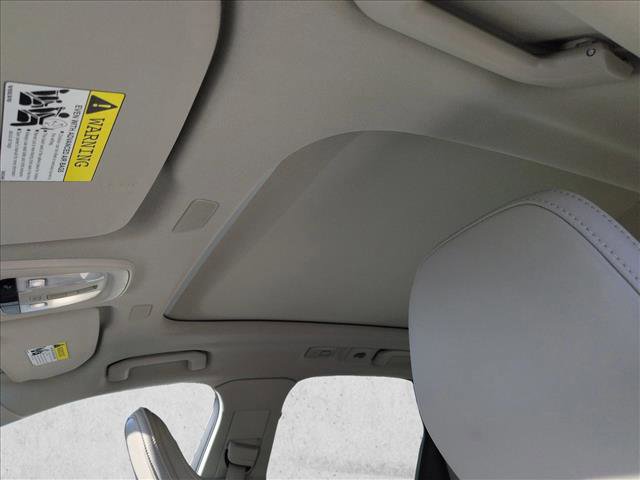 Certified 2023 Volvo XC60 T8 Ultimate w/ Climate Package image 16