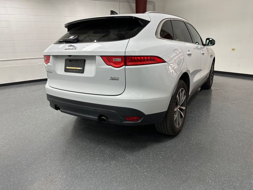 Used 2020 Jaguar F-PACE Prestige image 4