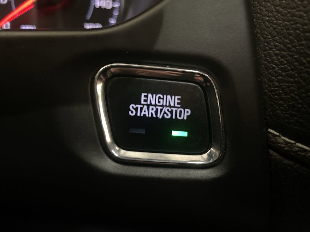 Used 2023 GMC Acadia SLE w/ Driver Convenience Package FWD image 10