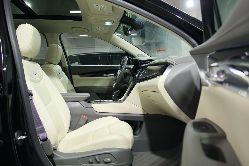 Used 2022 Cadillac XT6 Premium Luxury w/ Technology Package AWD/4WD image 21