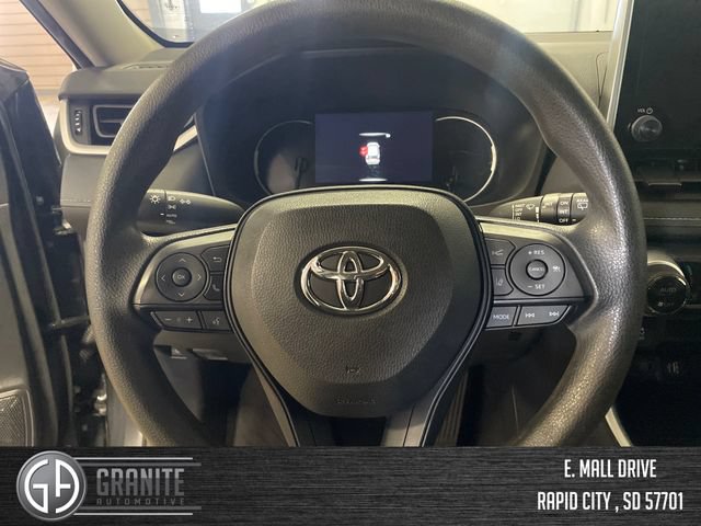 Used 2024 Toyota RAV4 XLE AWD/4WD image 16