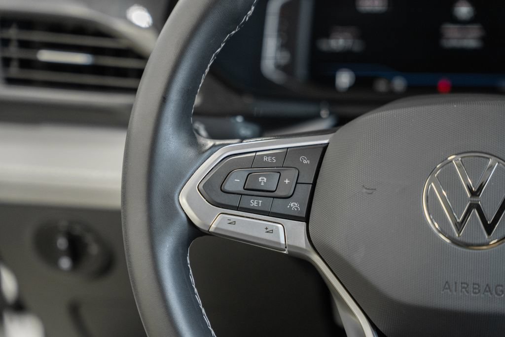 Used 2024 Volkswagen Taos SEL AWD/4WD image 27