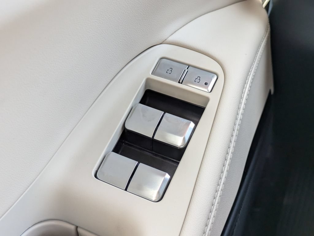 New 2027 Lincoln Navigator Premiere RWD image 27