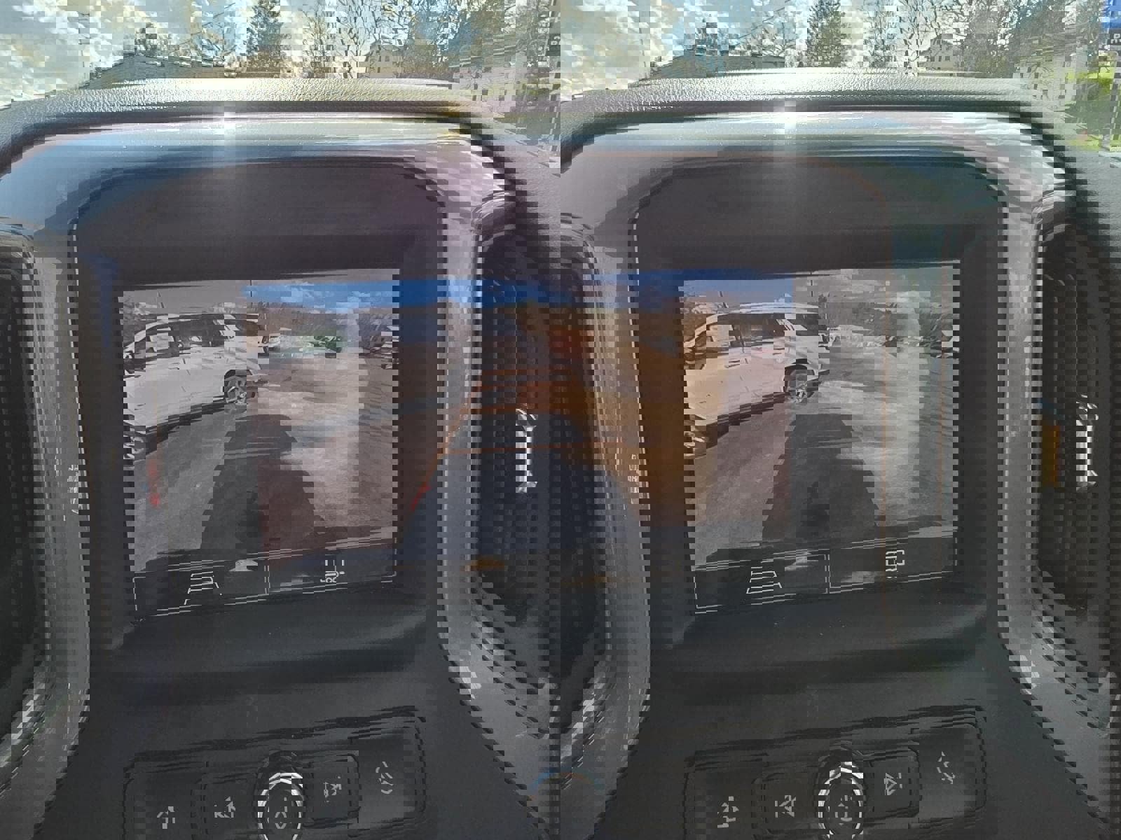 Used 2024 Chevrolet Silverado 2500 Custom w/ Custom Value Package image 11