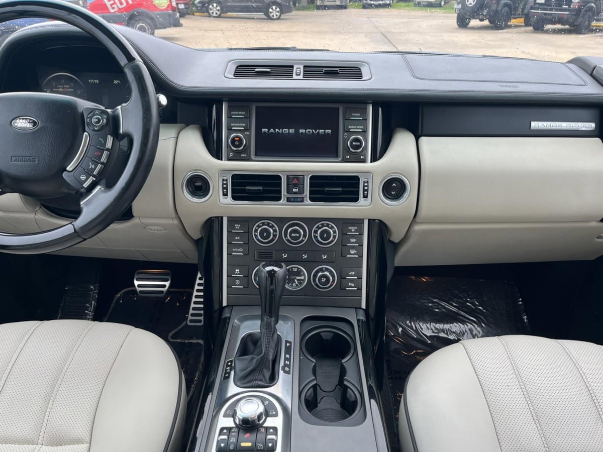 Used 2011 Land Rover Range Rover Supercharged AWD/4WD image 38