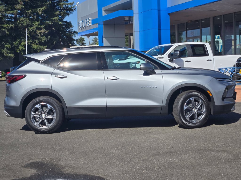 New 2026 Chevrolet Blazer LT w/ Convenience Package AWD/4WD image 3