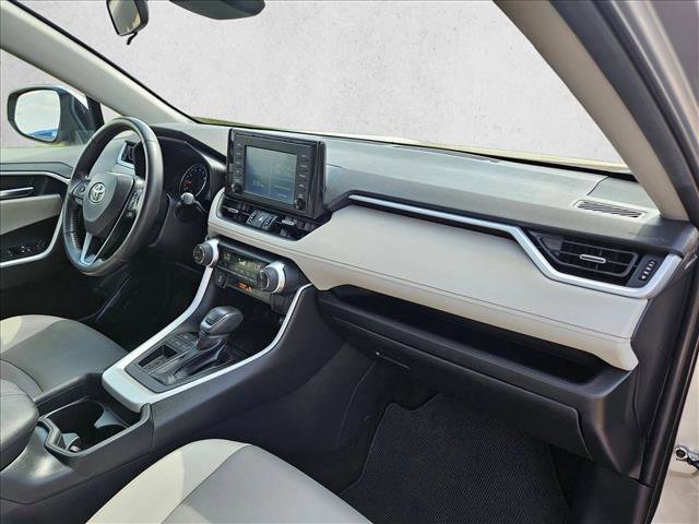 Used 2019 Toyota RAV4 XLE Premium image 21