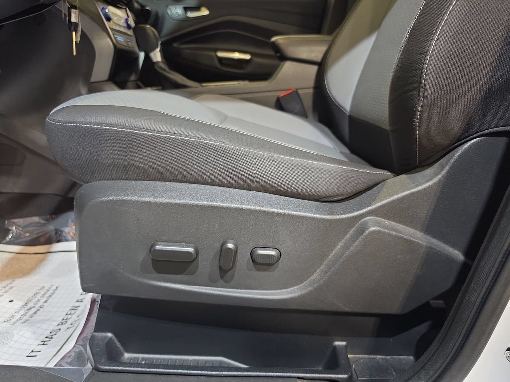Used 2017 Ford Escape SE AWD/4WD image 14