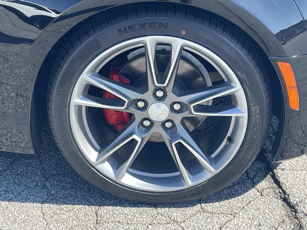 Used 2021 Chevrolet Camaro LT w/ RS Package RWD image 10
