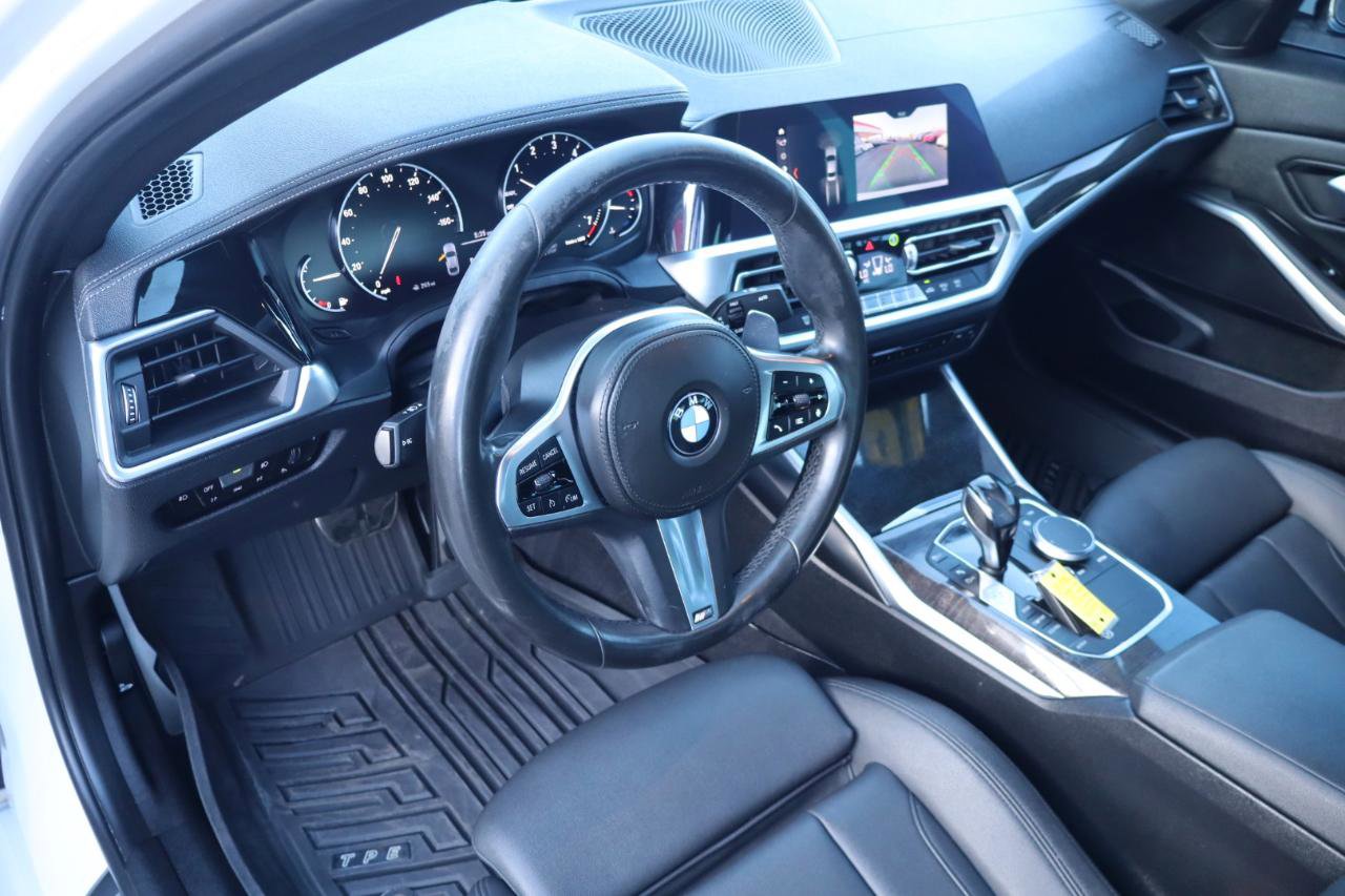 Used 2019 BMW 330i Sedan w/ M Sport Package RWD image 15