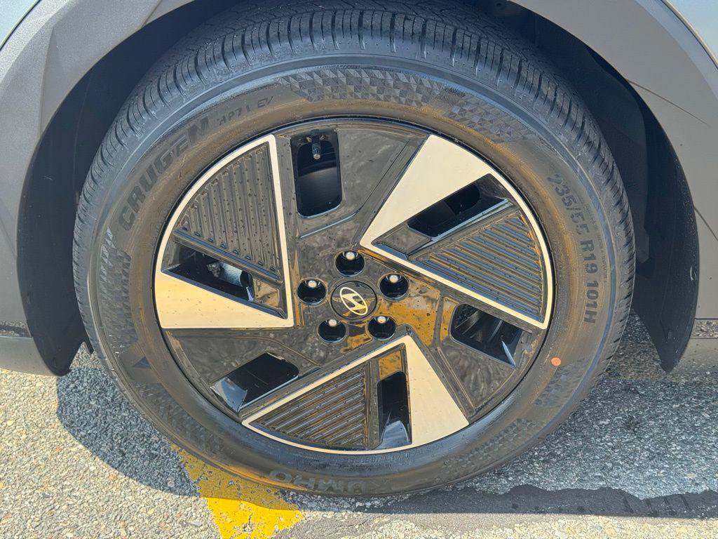 New 2025 Hyundai Ioniq 5 SEL AWD/4WD image 9