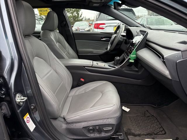 Used 2019 Toyota Avalon Limited image 9