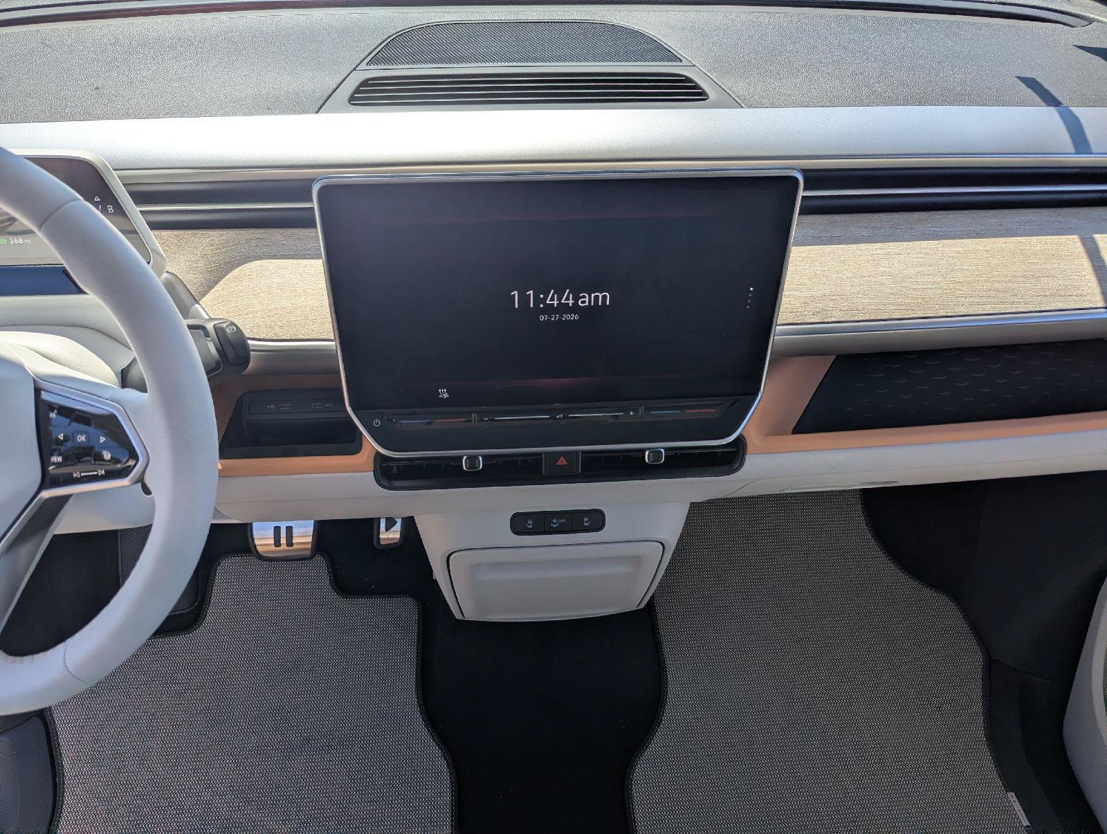 New 2025 Volkswagen ID. Buzz Pro S Plus AWD/4WD image 18