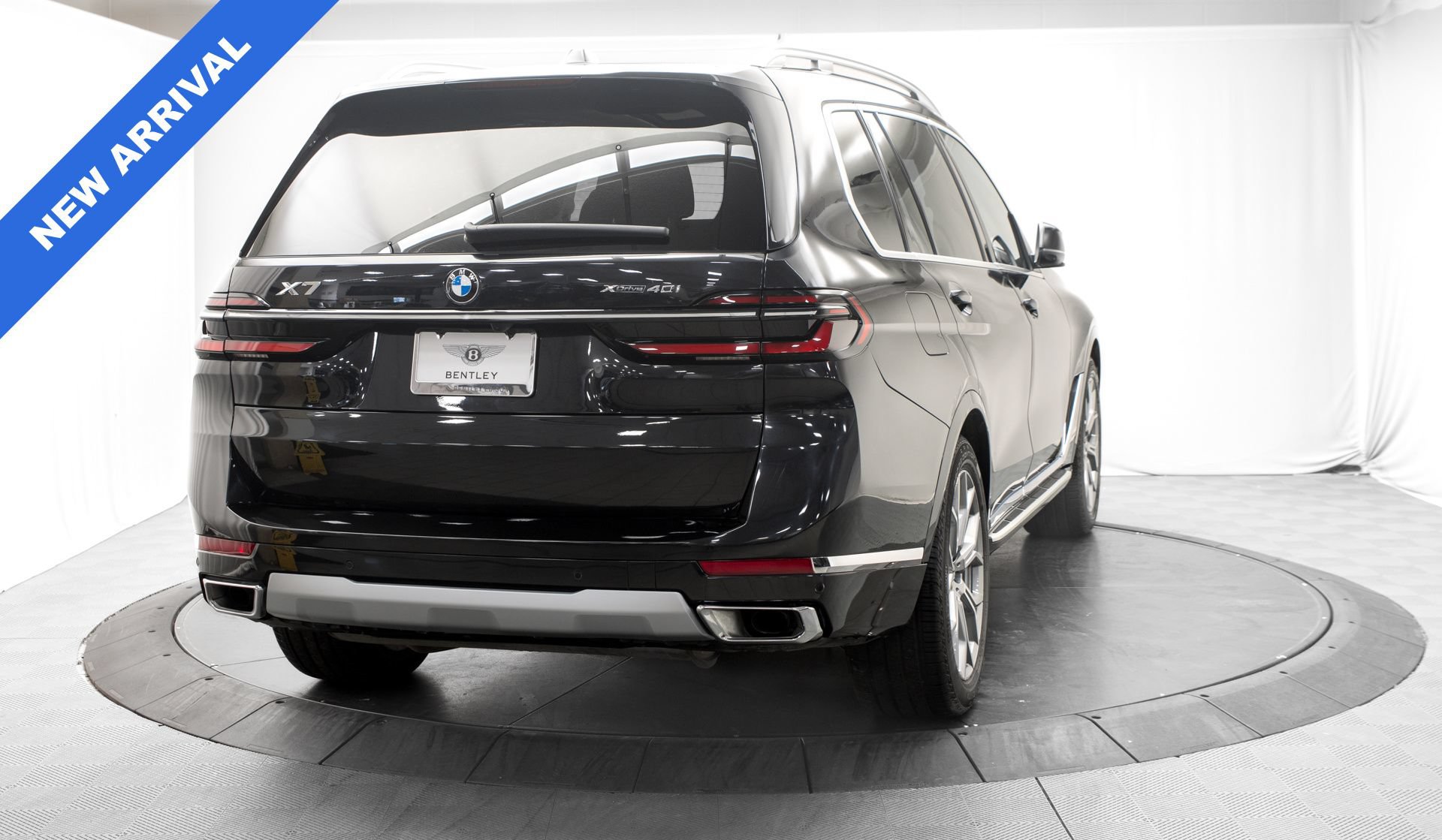 Used 2026 BMW X7 xDrive40i w/ Premium Package AWD/4WD image 3