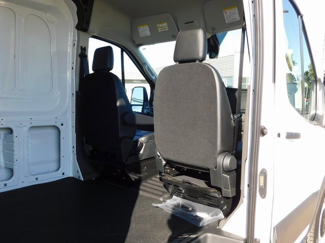 New 2025 Ford Transit 250 148 Medium Roof image 19