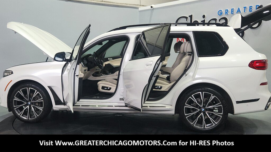 Used 2021 BMW X7 xDrive40i w/ M Sport Package AWD/4WD image 18