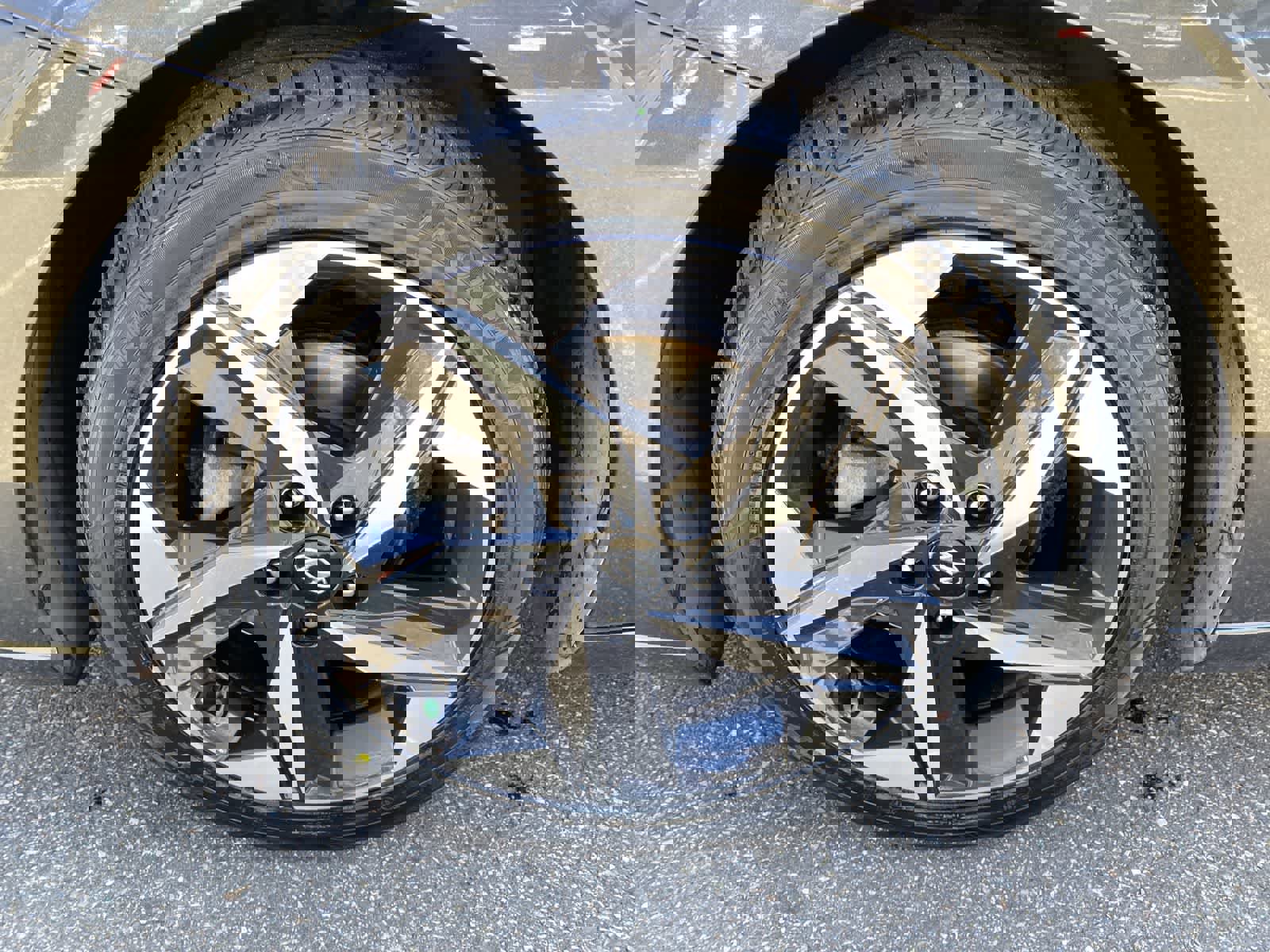 Used 2021 Hyundai Elantra Limited image 14