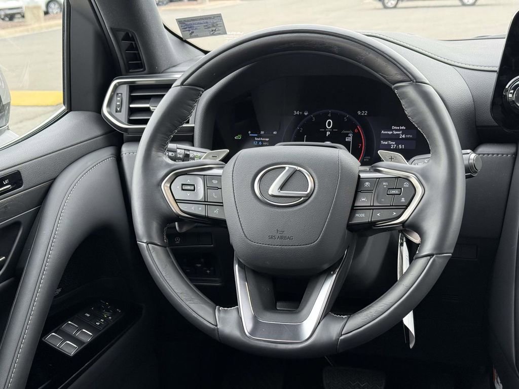 Used 2025 Lexus LX 600 4WD w/ Accessory Package (Z1) image 18