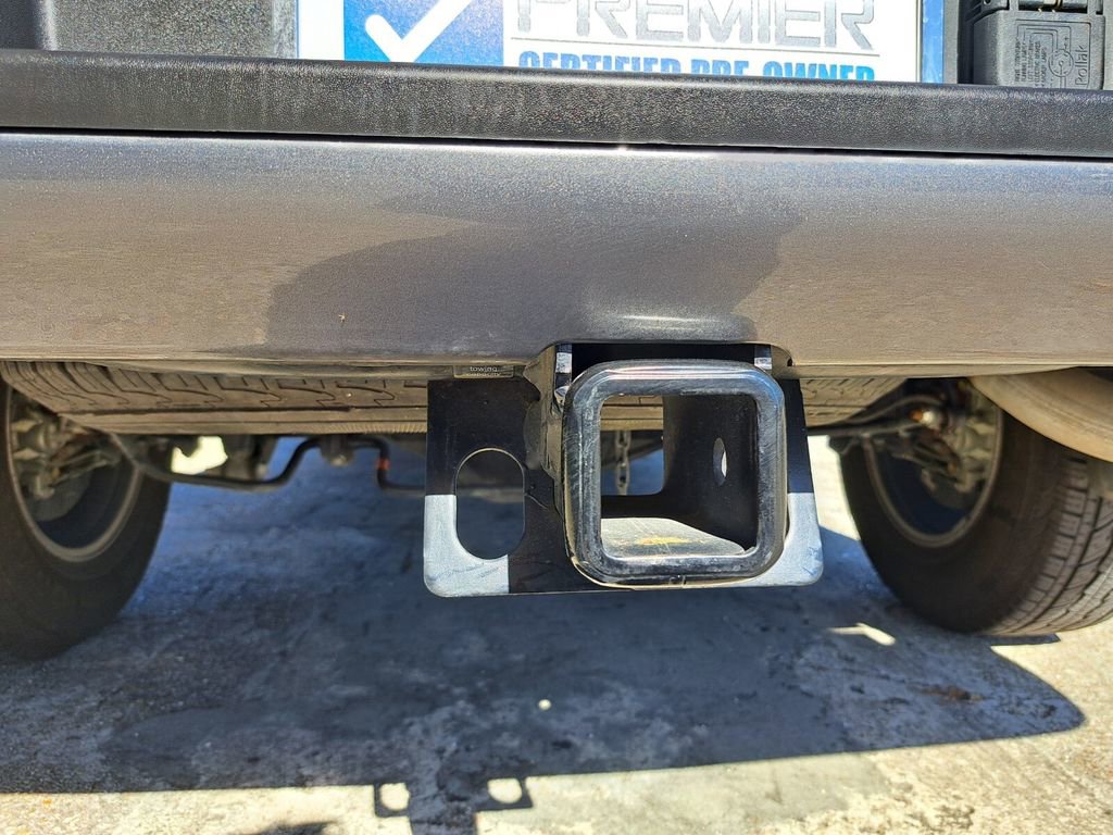 Used 2024 Nissan Titan SV w/ SV Convenience Package image 28