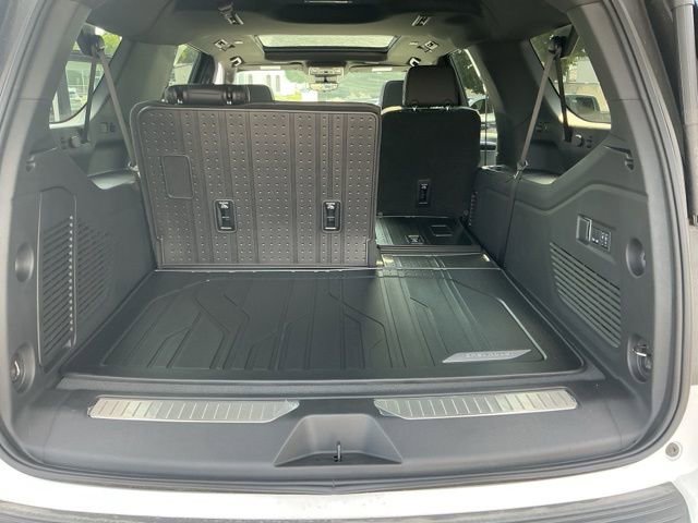 New 2025 Chevrolet Suburban RST w/ Advanced Technology Package image 15