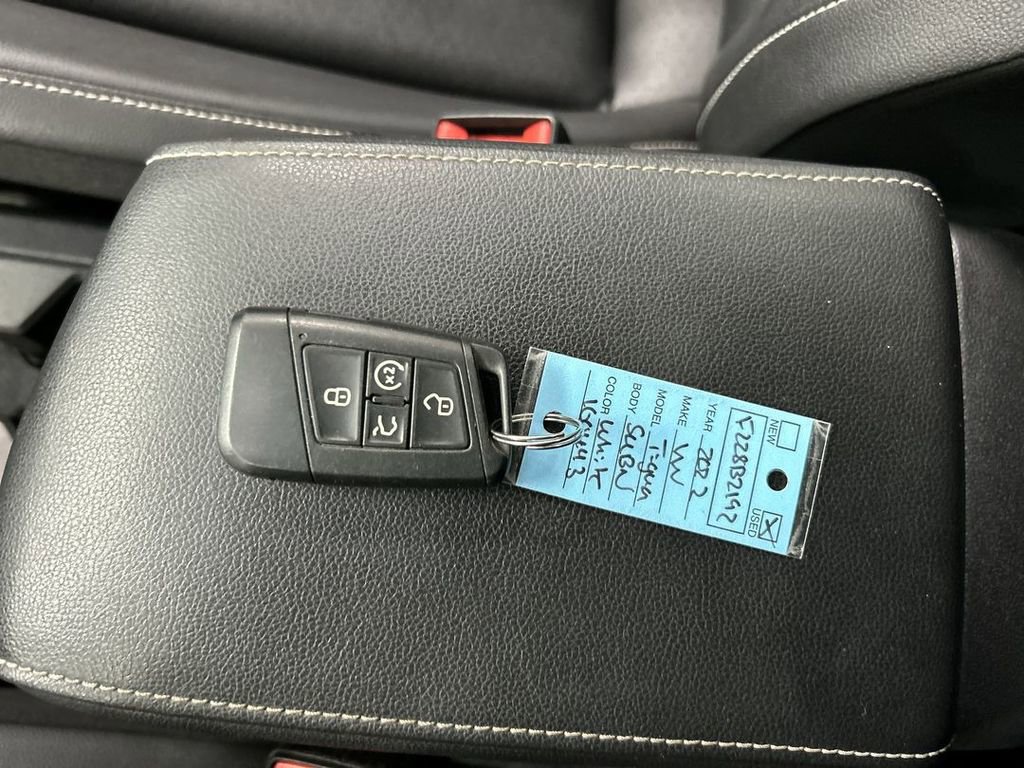 Certified 2022 Volkswagen Tiguan SE w/ Panoramic Sunroof Package image 18