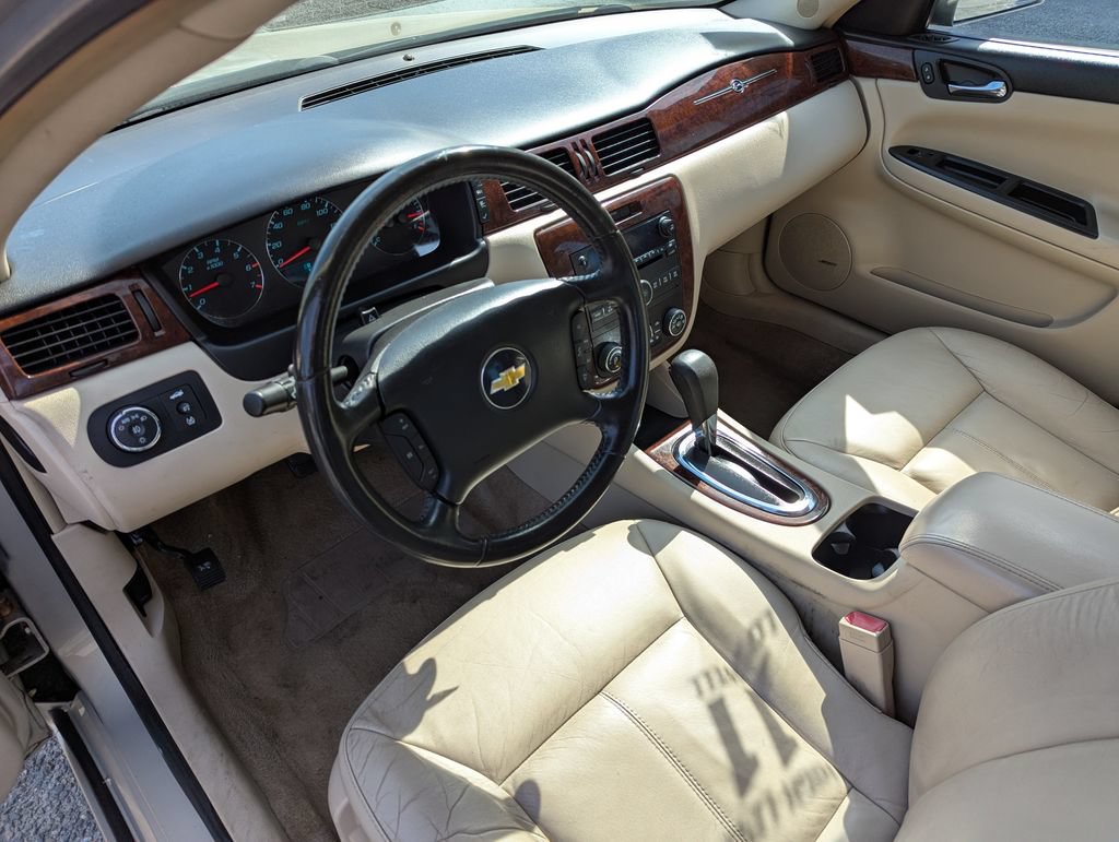 Used 2011 Chevrolet Impala LT w/ Luxury Edition Package FWD image 13