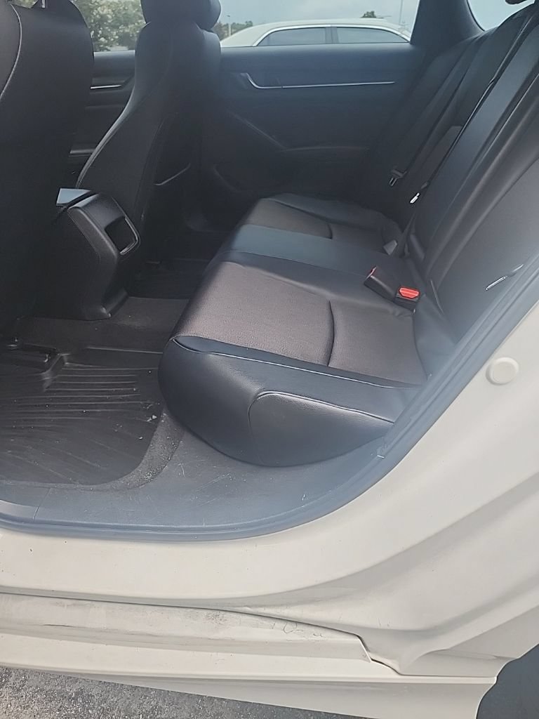 Used 2018 Honda Accord Sport image 12