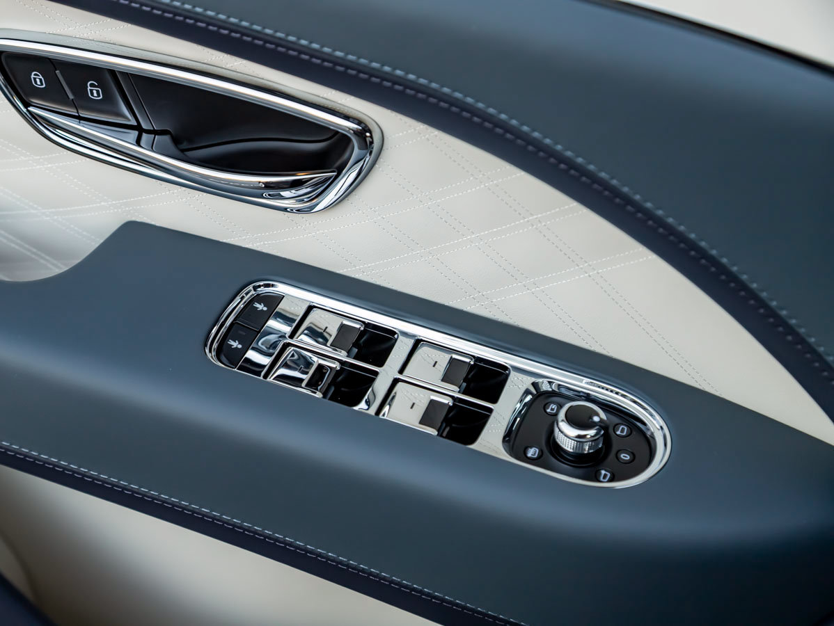 New 2027 Bentley Bentayga AWD/4WD image 28