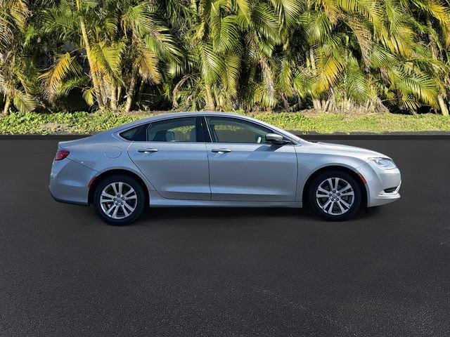Used 2015 Chrysler 200 Limited w/ Convenience Group FWD image 3