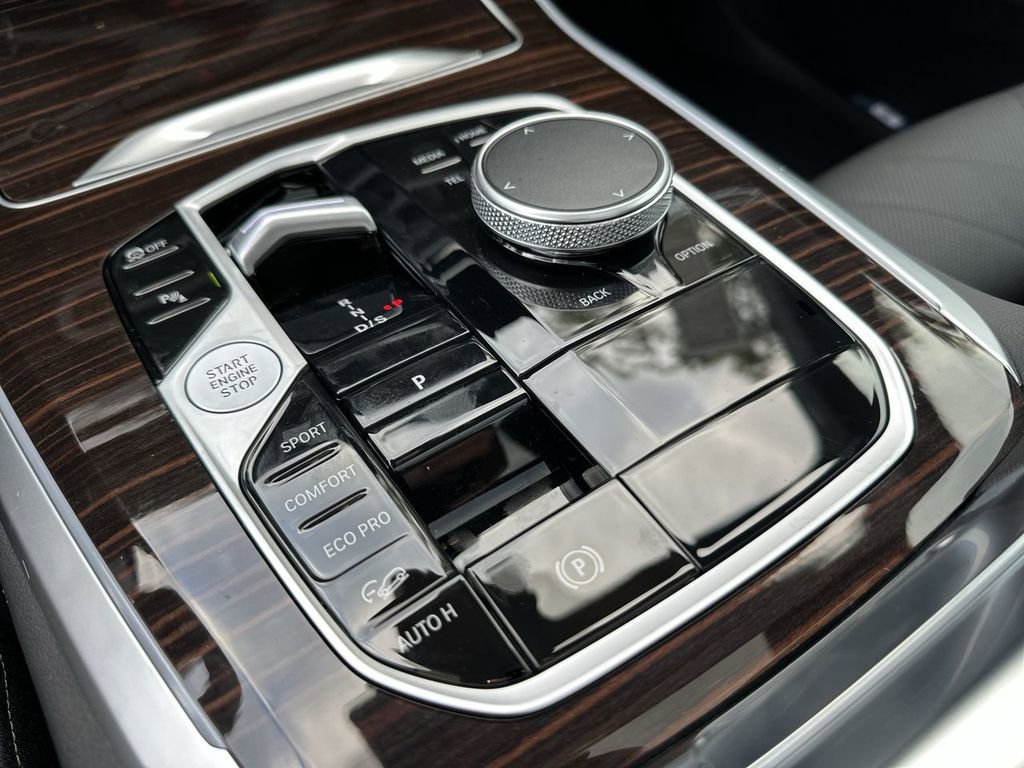 New 2026 BMW X5 xDrive40i w/ M Sport Package image 24
