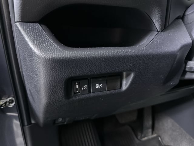 Used 2023 Toyota RAV4 LE AWD/4WD image 18